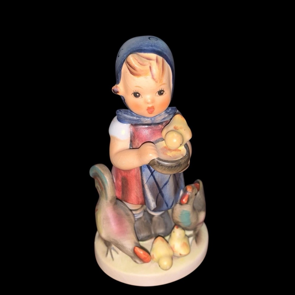 Feeding Time Hummel Figurine 4 1/2" Excellent Condition  #199 Vintage TMK 4